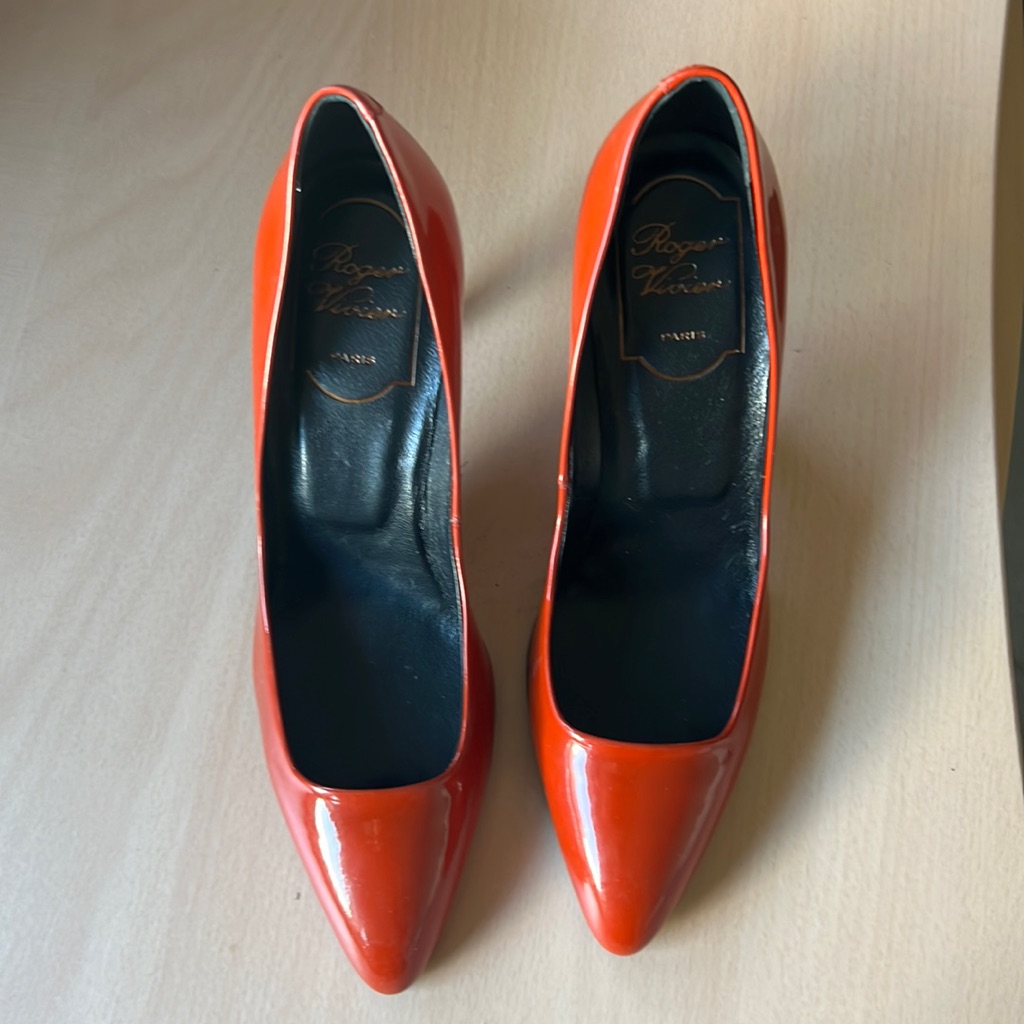 Beautiful Roger Vivier, New No Tag, 34.5